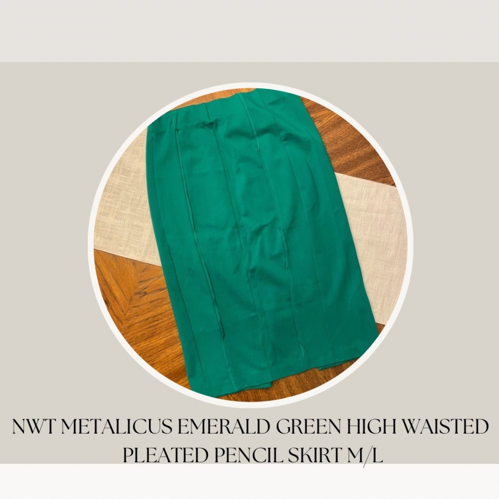 NWT METALICUS EMERALD GREEN HIGH WAISTED 
PLEATED PENCIL SKIRT M/L